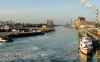 Lód uniemożliwia pracę portu morskiego w Elblągu